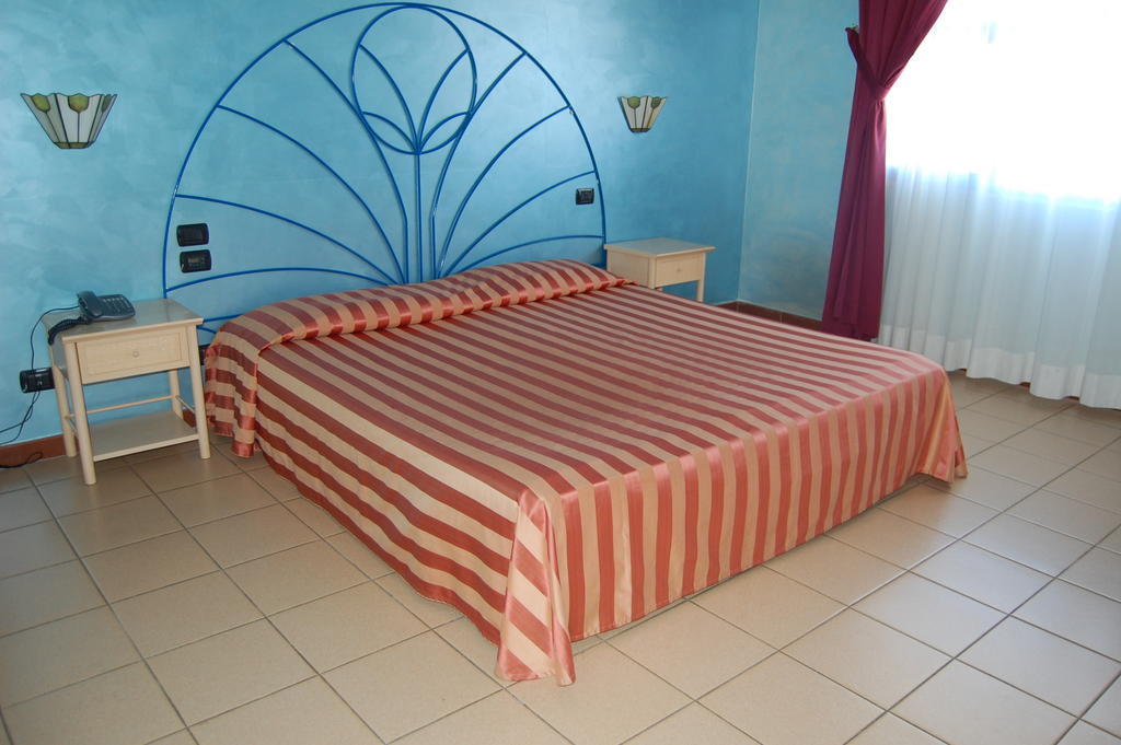 Hotel Club Pegaso مارينا دي ميليلّي الغرفة الصورة